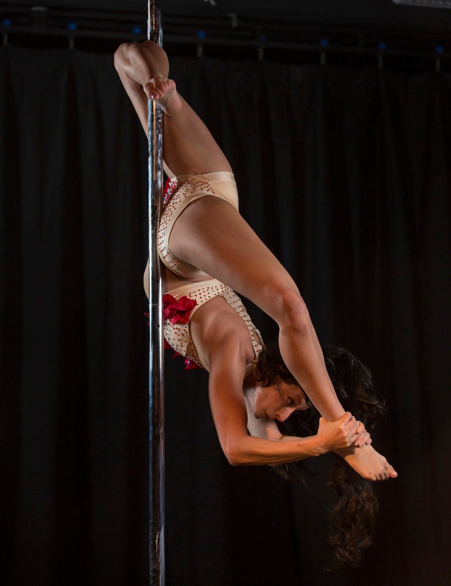 Pole dance class at Aerial Arts Academy