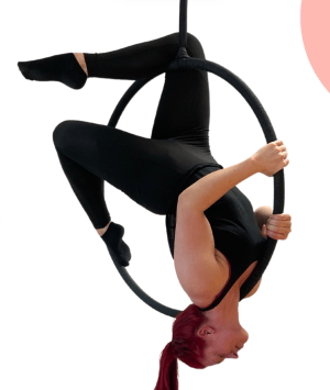 Luana, Hoop instructor